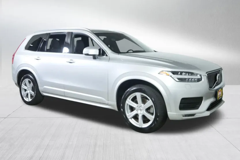 2020 Volvo XC90 Momentum AWD photo 1