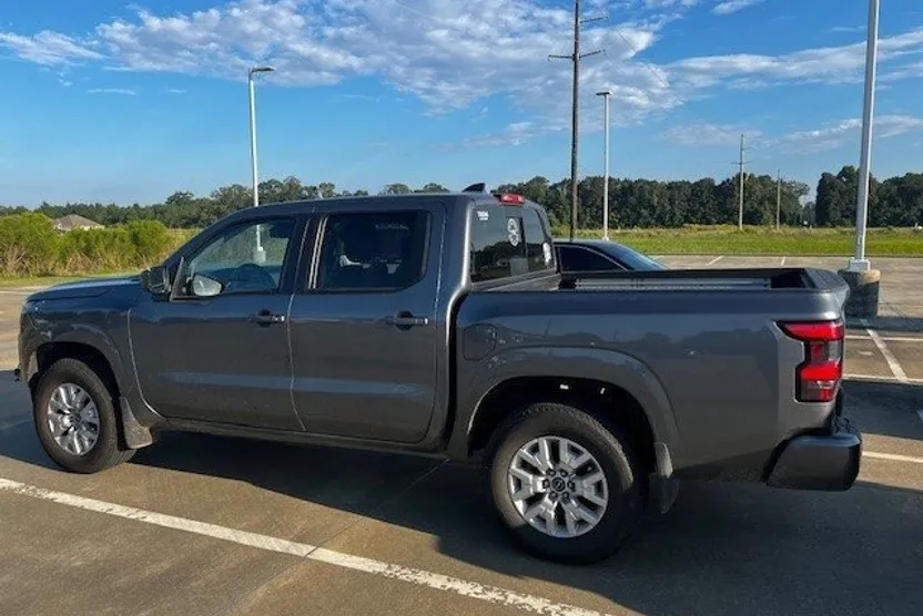 2024 Nissan Frontier SV photo 1