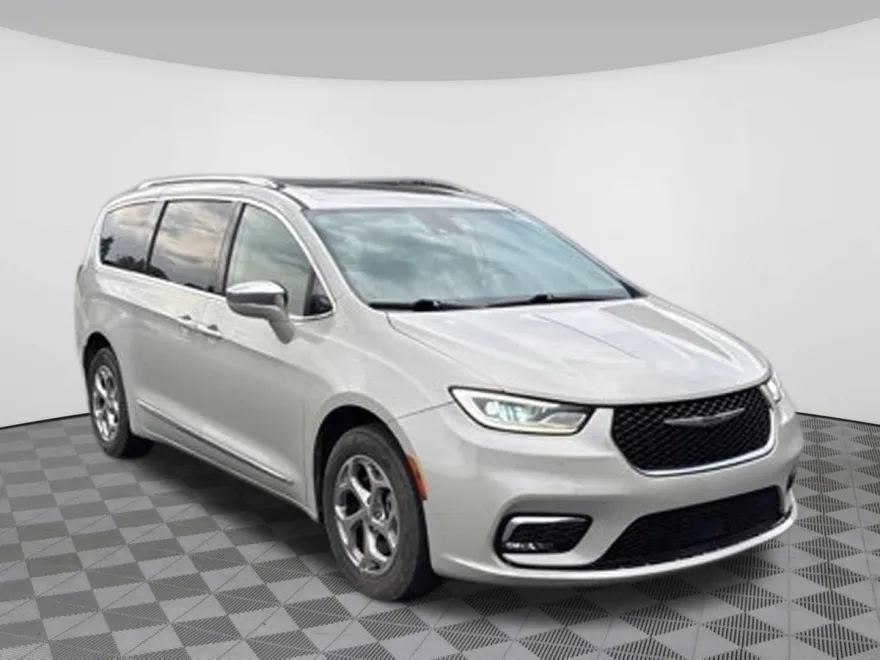 2021 Chrysler Pacifica Limited photo 1
