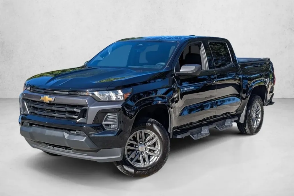 2023 Chevrolet Colorado LT photo 1