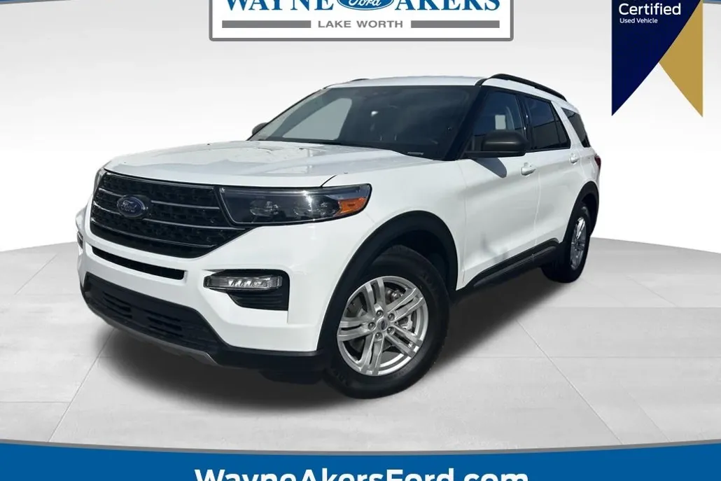 2023 Ford Explorer XLT photo 1