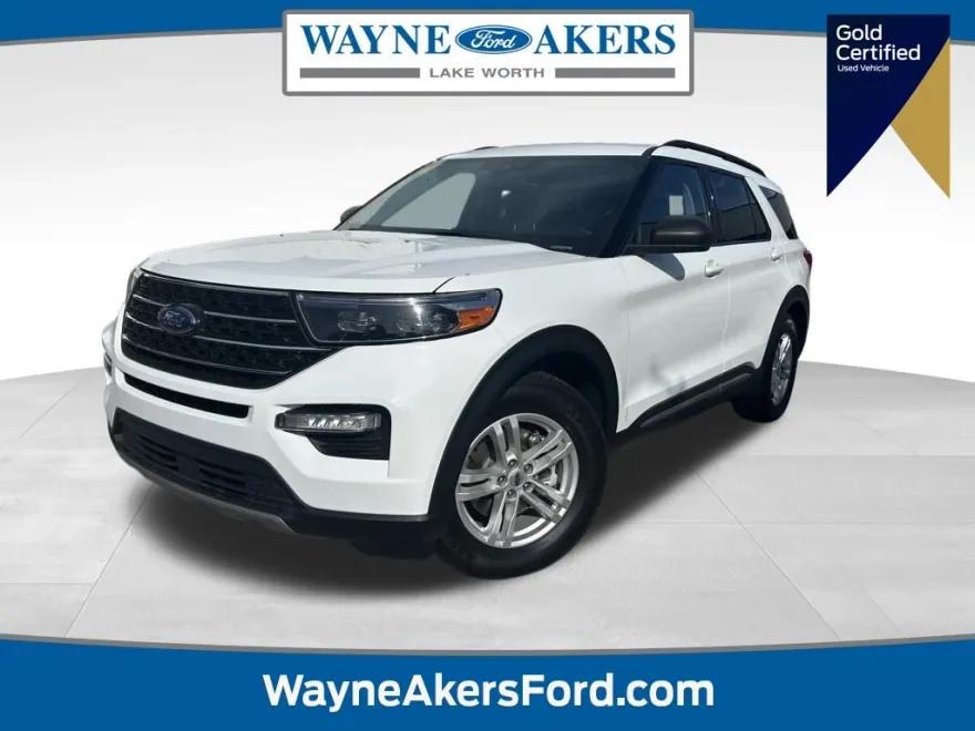 2023 Ford Explorer XLT photo 1