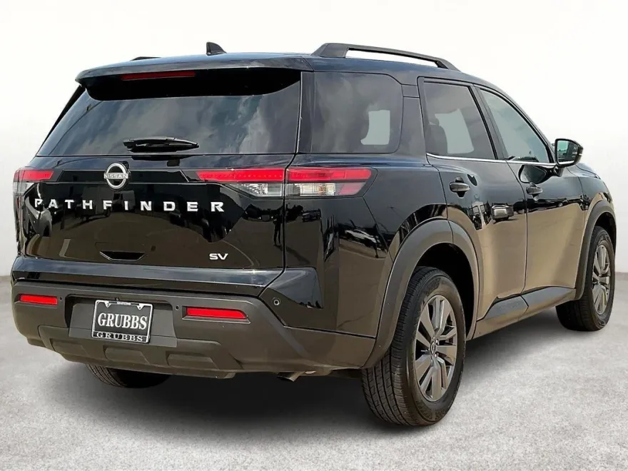 2024 Nissan Pathfinder SV photo 1