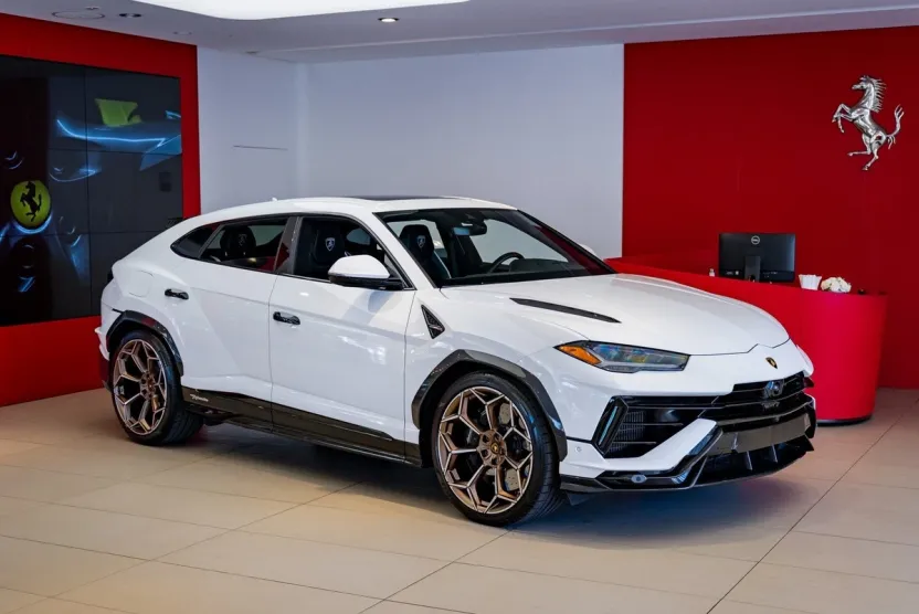 2024 Lamborghini Urus Performante photo 1