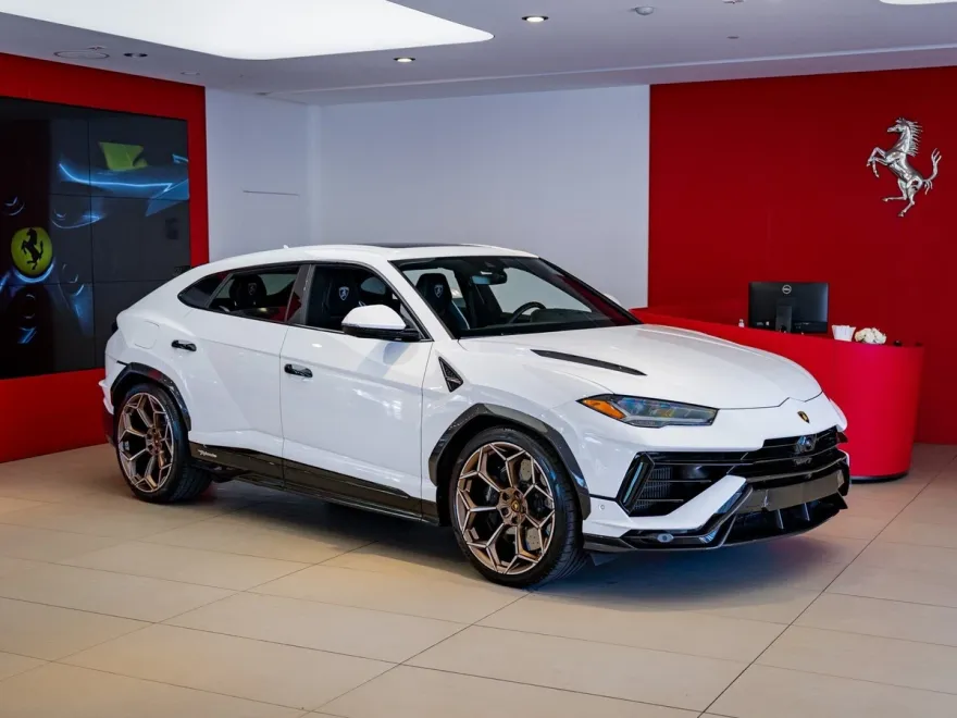 2024 Lamborghini Urus Performante photo 1