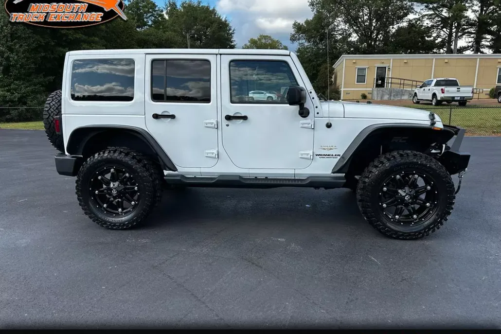 2015 Jeep Wrangler Unlimited Sahara photo 1