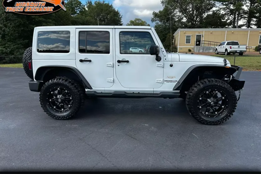 2015 Jeep Wrangler Unlimited Sahara photo 1