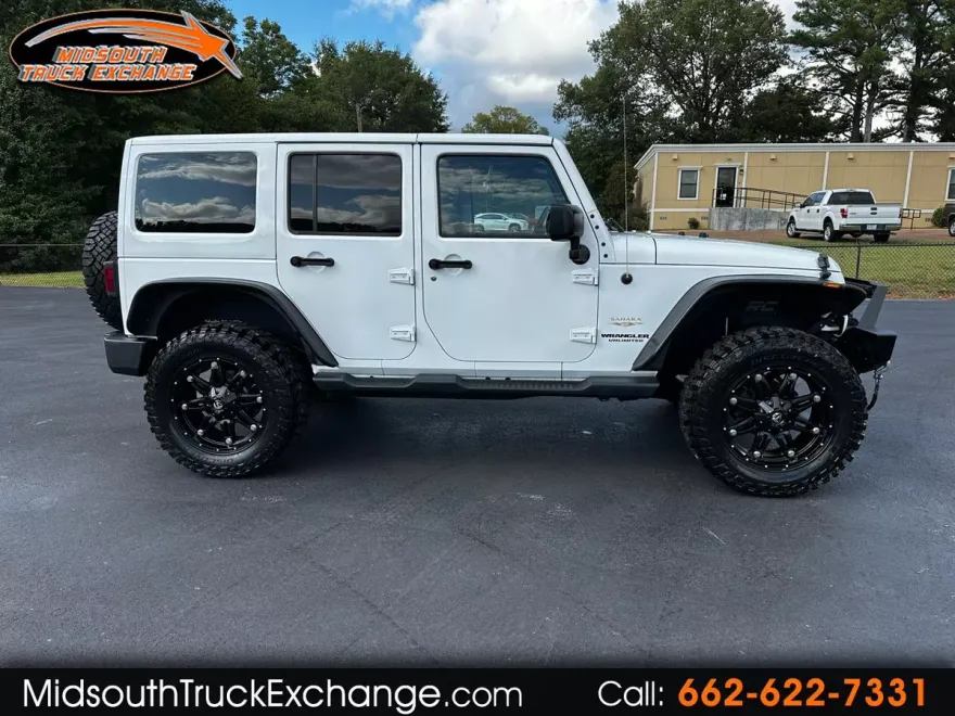 2015 Jeep Wrangler Unlimited Sahara photo 1