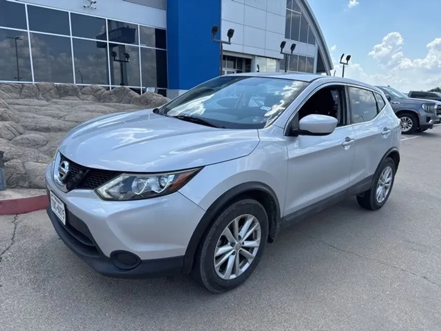 2017 Nissan Rogue Sport S photo 1