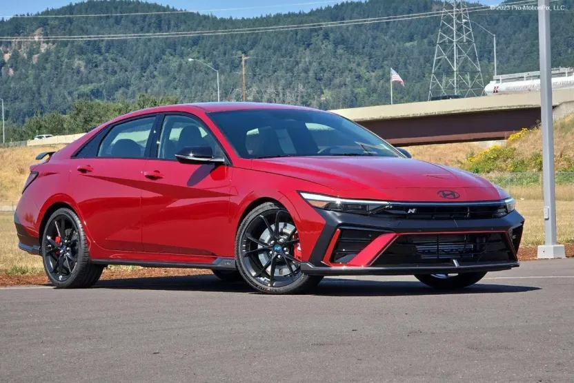 2025 Hyundai Elantra N photo 1