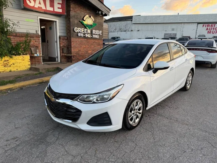 2019 Chevrolet Cruze LS photo 1