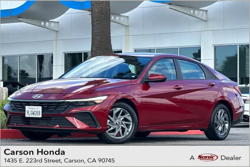 2024 Hyundai Elantra SEL photo 1