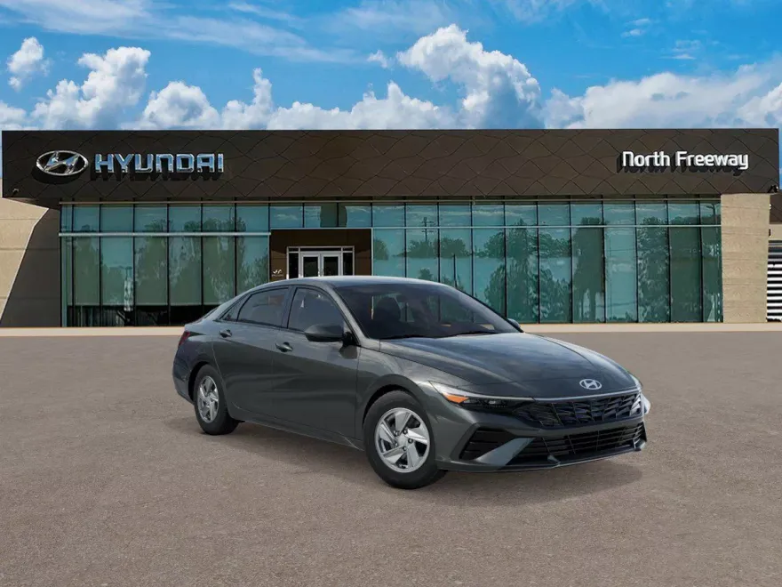2025 Hyundai Elantra SE photo 1