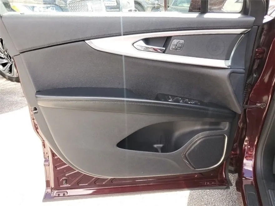 2019 Lincoln Nautilus Standard photo 15