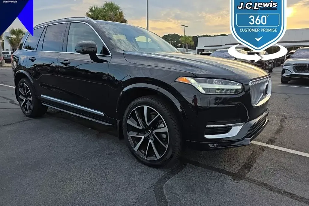 2023 Volvo XC90 Plus photo 1