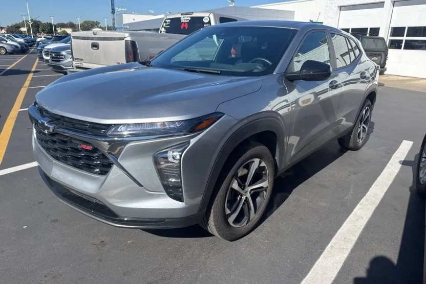 2025 Chevrolet Trax photo 1