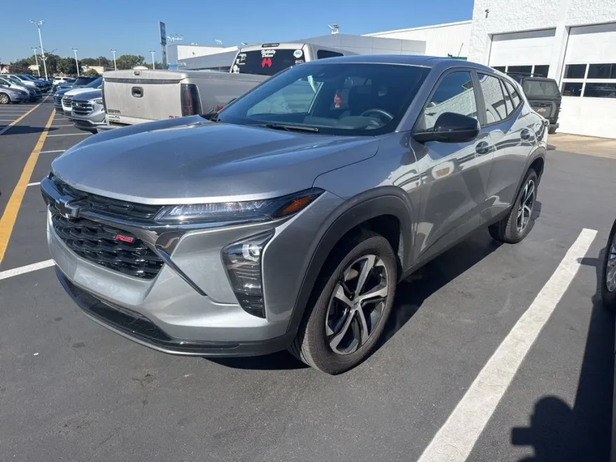 2025 Chevrolet Trax photo 1