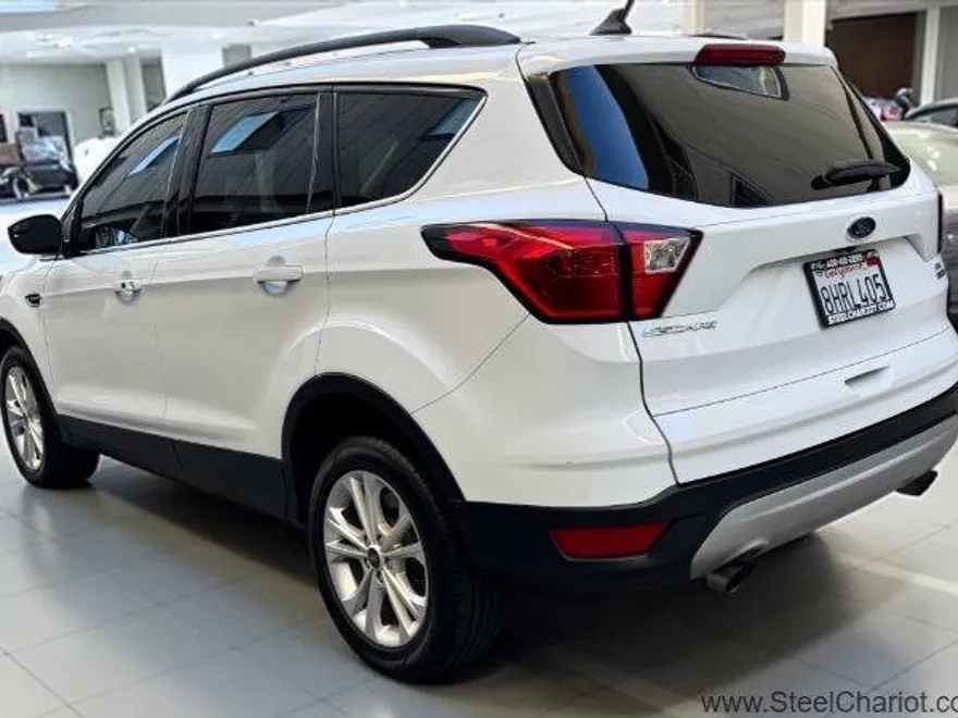 2019 Ford Escape SEL photo 1