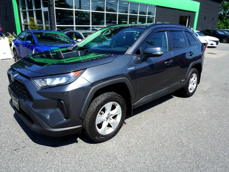 2021 Toyota RAV4 Hybrid LE photo 1