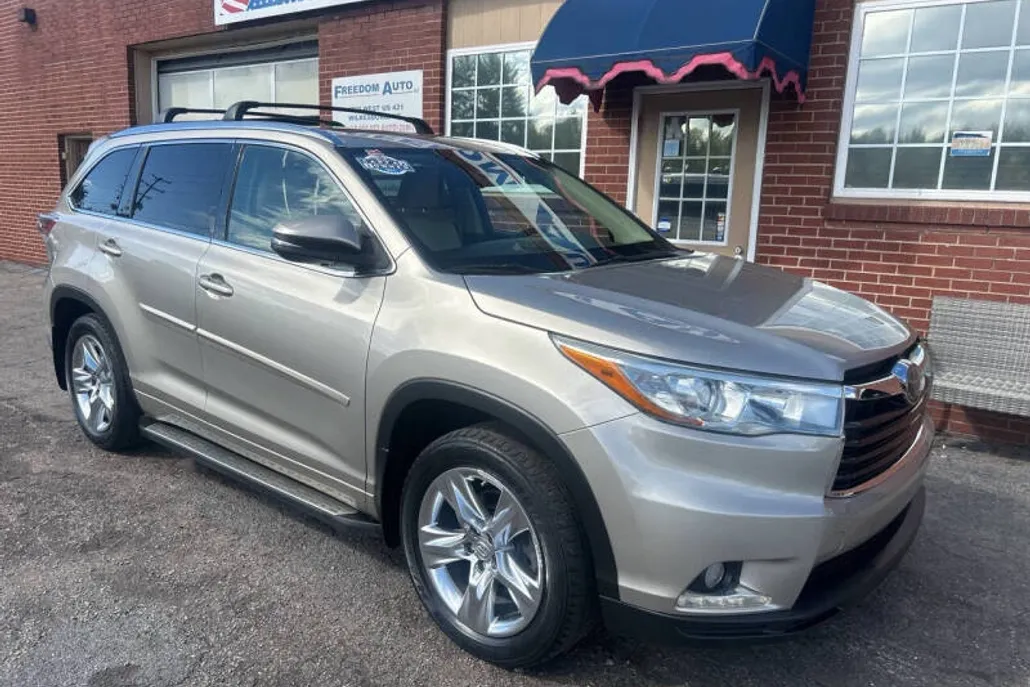 2015 Toyota Highlander Limited Platinum photo 1