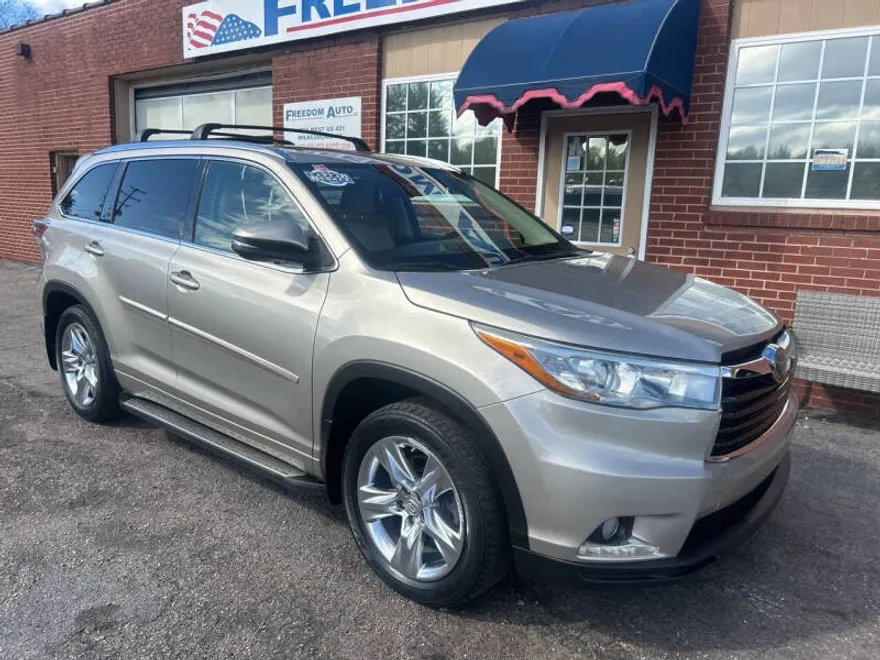 2015 Toyota Highlander Limited Platinum photo 1
