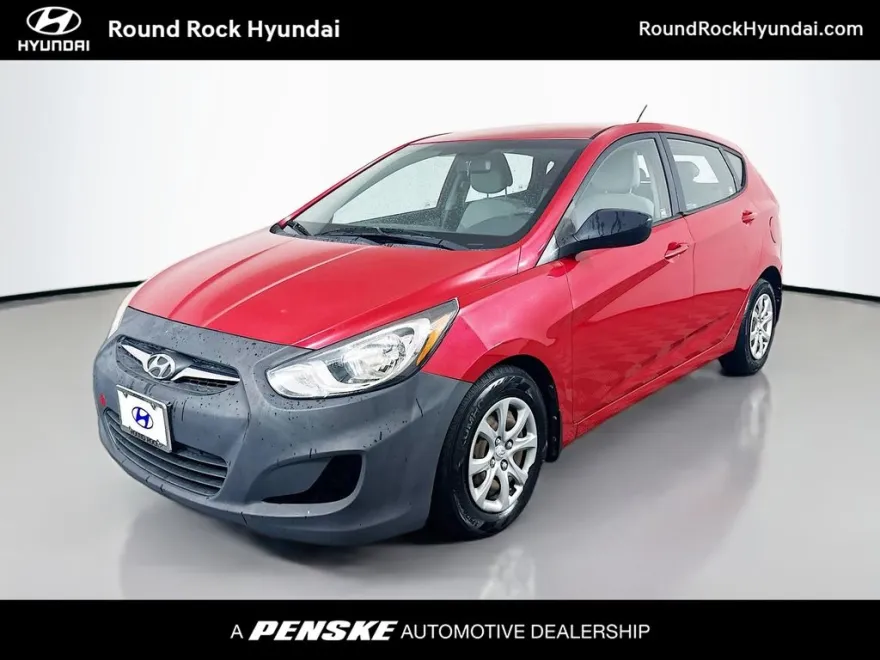 2013 Hyundai Accent GS photo 1