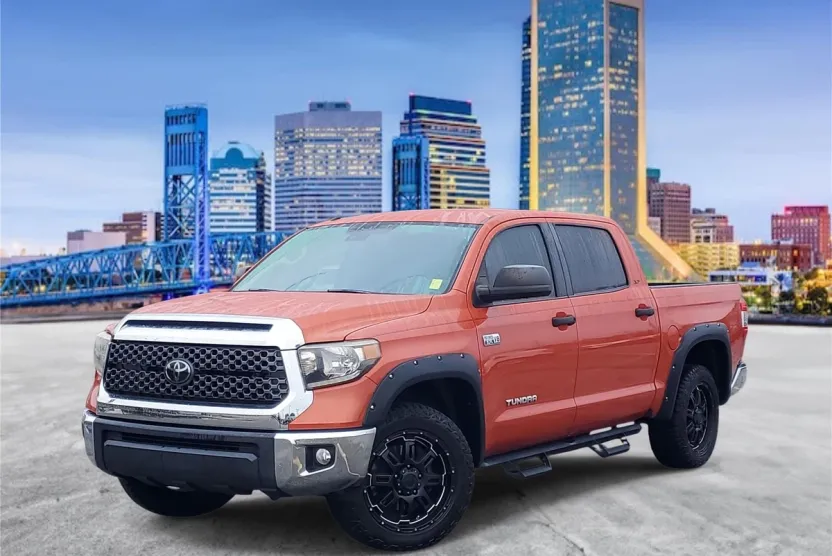 2018 Toyota Tundra SR5 CrewMax photo 1