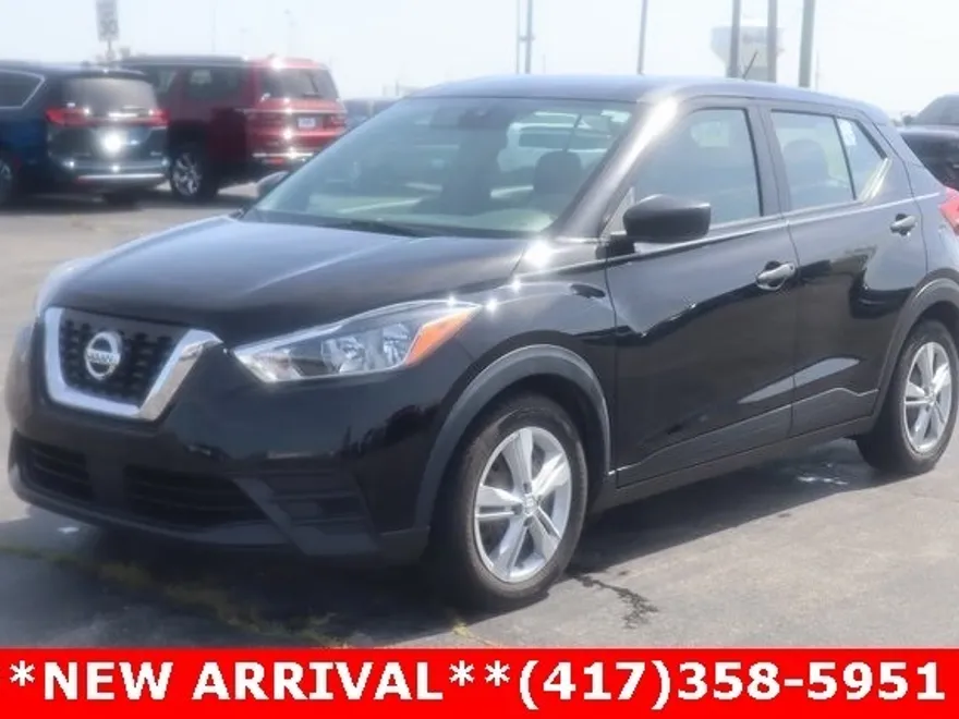 2020 Nissan Kicks S photo 1
