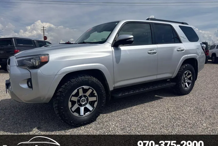 2021 Toyota 4Runner TRD Off-Road Premium photo 1