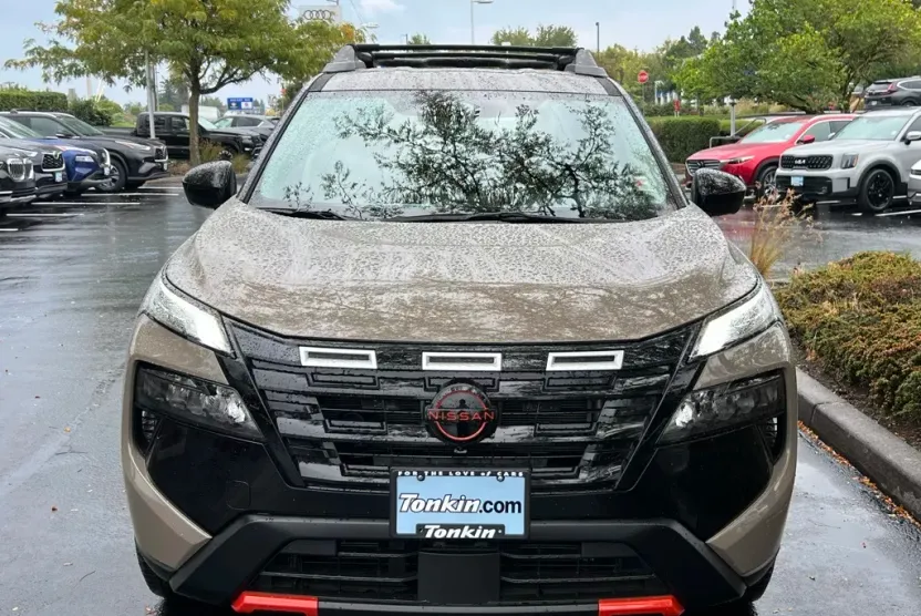 2025 Nissan Rogue SV photo 1