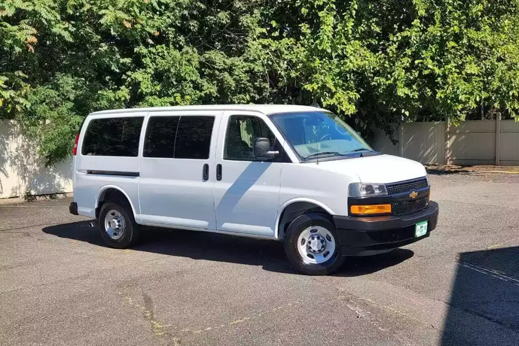 2024 Chevrolet Express Cargo 2500 LS photo 1