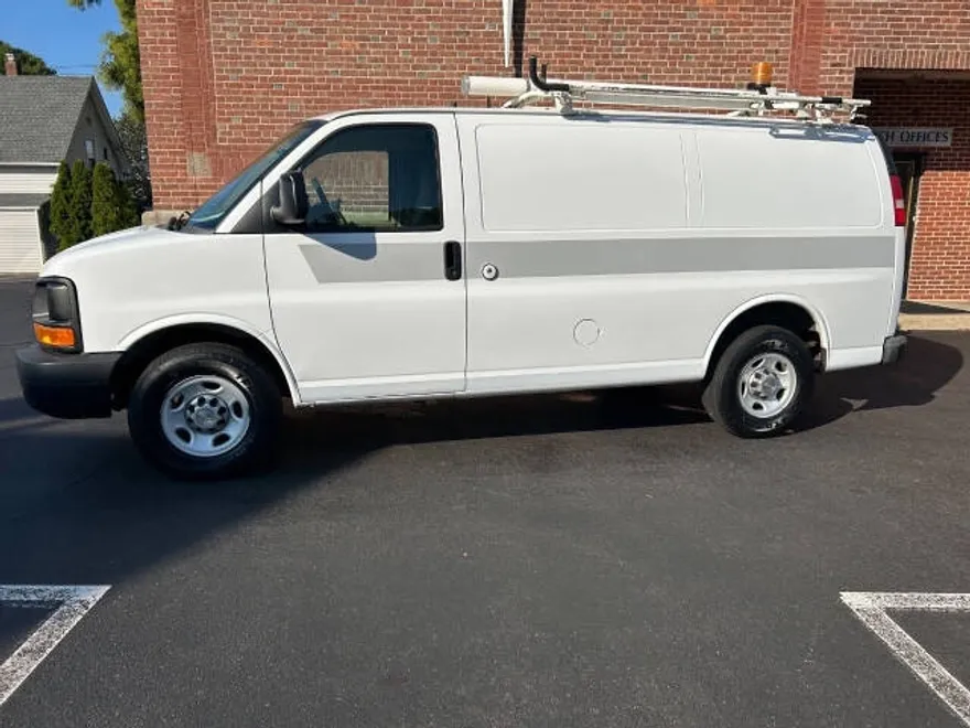 2012 Chevrolet Express 2500 Cargo photo 1