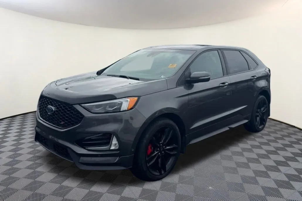 2019 Ford Edge ST photo 1