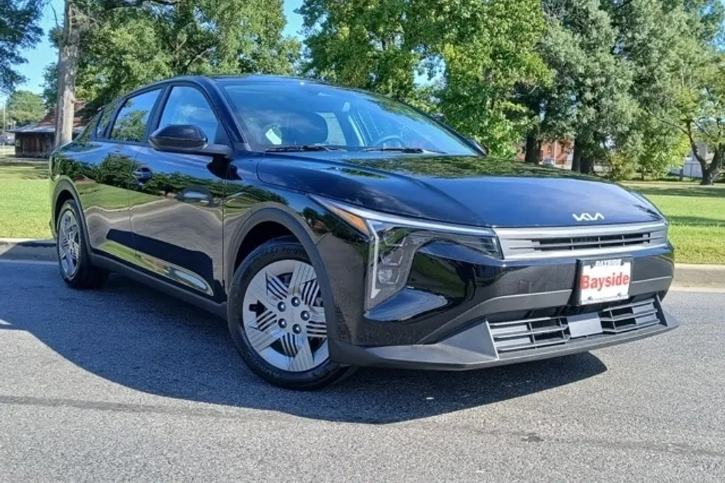 2025 Kia K4 LX photo 1