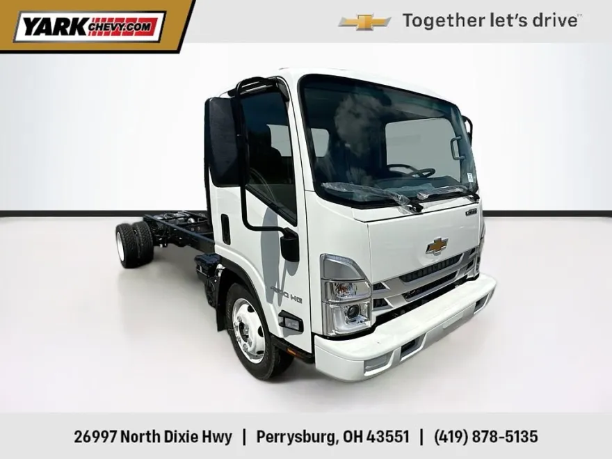 2024 Chevrolet Silverado 4500HD Base photo 1