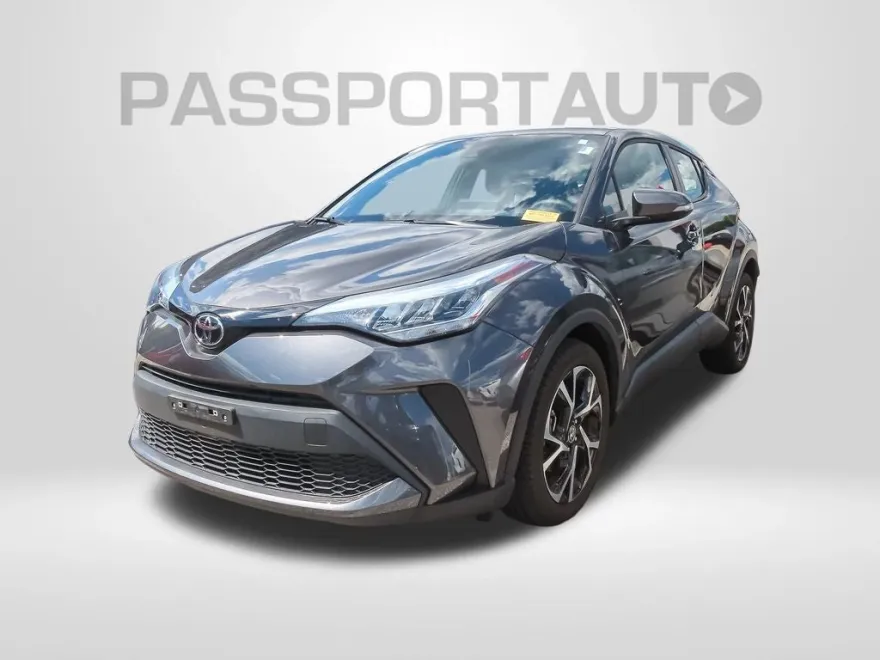 2022 Toyota C-HR XLE photo 1