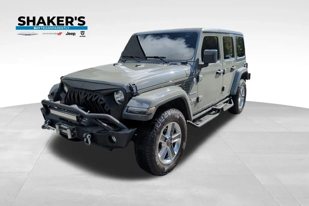 2020 Jeep Wrangler Unlimited Sahara photo 1