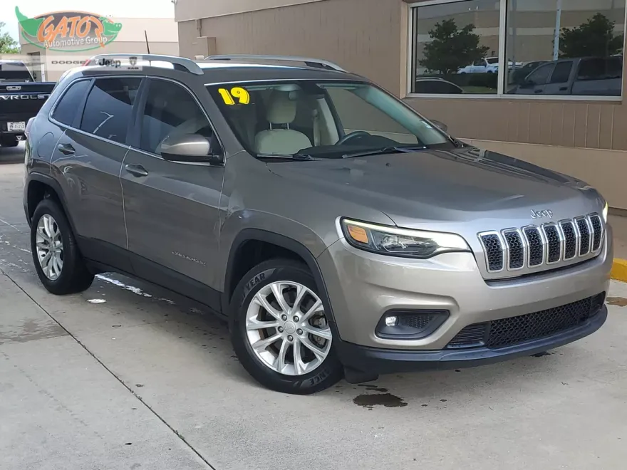 2019 Jeep Cherokee Latitude photo 1