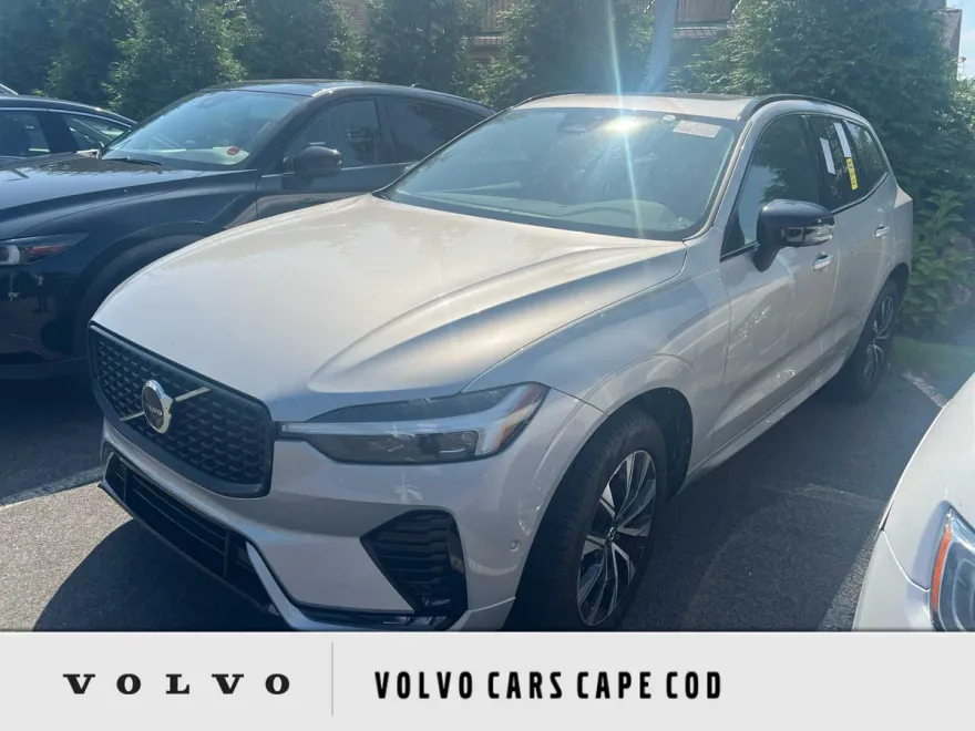 2025 Volvo XC60 B5 Plus photo 1