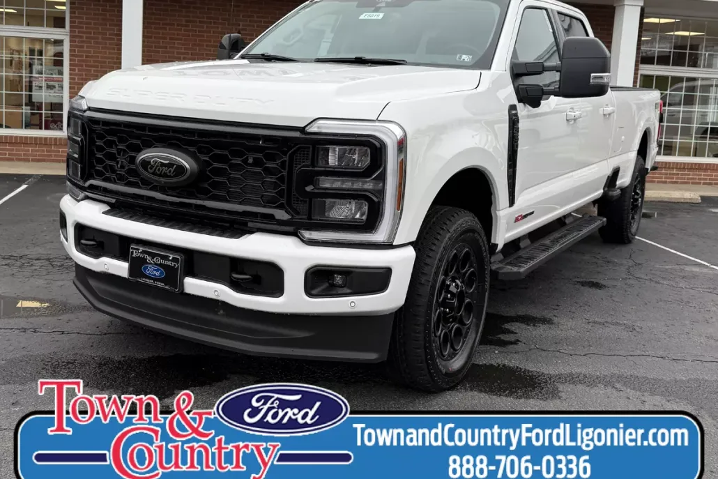 2025 Ford F-350 Lariat photo 1