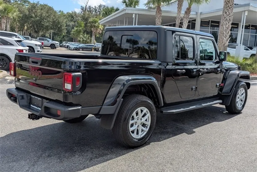 2023 Jeep Gladiator Sport photo 1