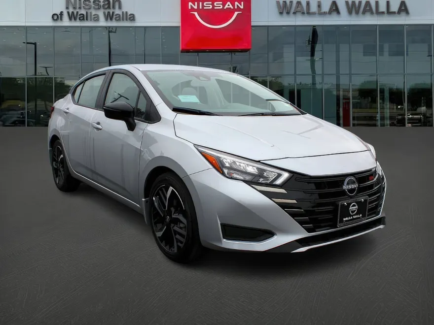 2025 Nissan Versa SR photo 1