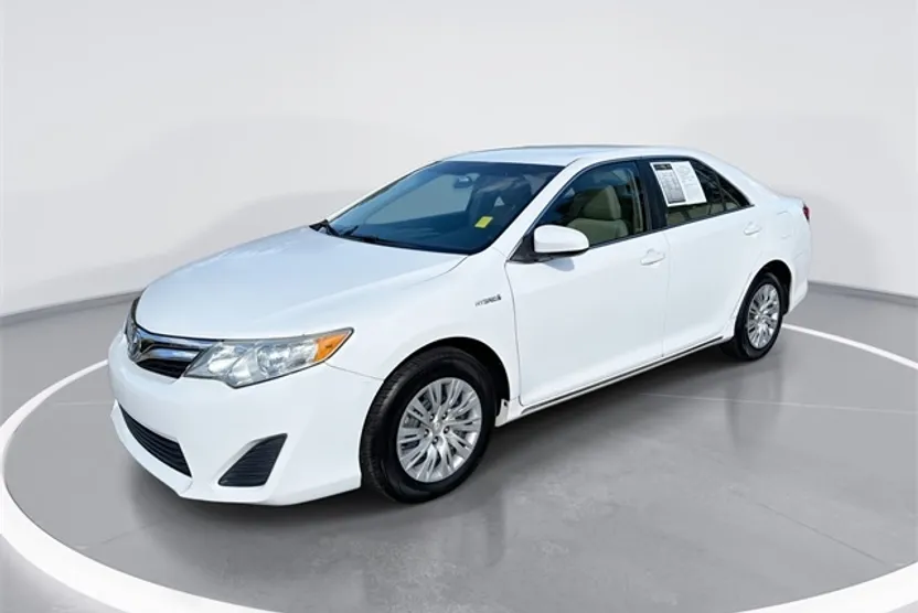 2013 Toyota Camry Hybrid LE photo 1