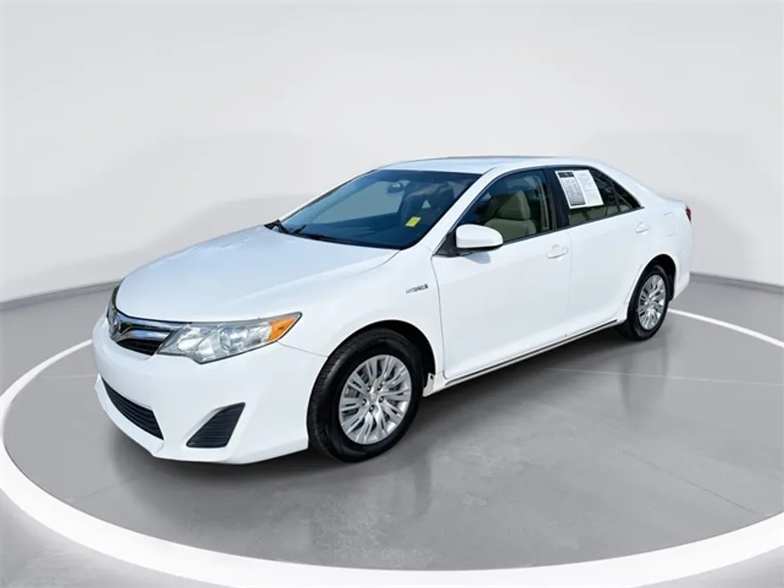 2013 Toyota Camry Hybrid LE photo 1