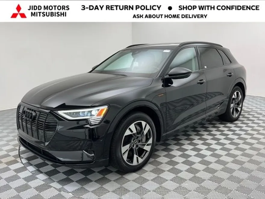 2023 Audi e-tron Premium photo 1