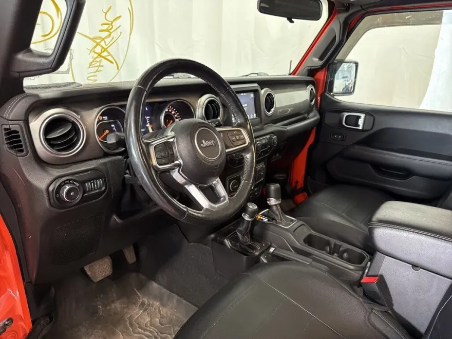 2019 Jeep Wrangler Unlimited Sahara photo 1