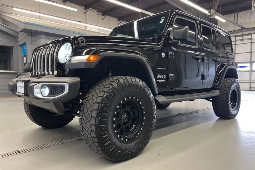 2020 Jeep Wrangler Unlimited Sahara photo 1