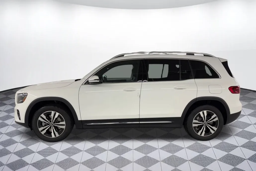 2026 Mercedes Benz GLB 250 photo 1