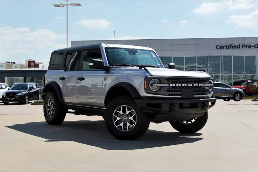 2022 Ford Bronco Badlands photo 1