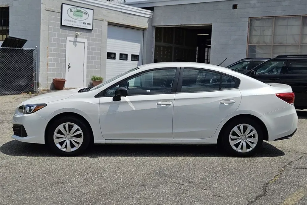 2022 Subaru Impreza Base photo 1